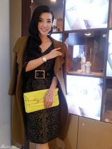 组图：李冰冰亮相手表展 英文倡议有责任时尚