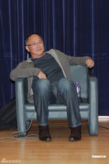 组图：杜琪峰到访香港城市大学 与学生座谈言谈甚欢