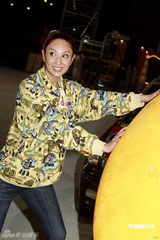 幻灯：郑希怡走出掉裤阴影 再行慈善做足安全措施