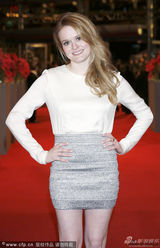 组图：《查理必死》导演弗莱德里克激吻拉博夫