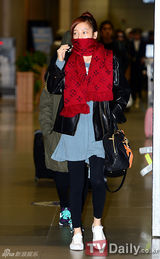 组图：韩众星结束美国公演回国 素颜轻装亮相机场