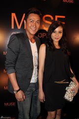 组图：刘嘉玲开夜店众明星捧场