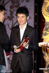 幻灯图集：《孔子》台湾首映 周润发心情大好笑不停