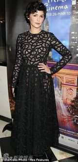 组图：好莱坞流行真空街拍 海瑟薇塞隆激突出镜