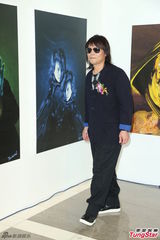 组图：摄影大师加纳典明开摄影展邀伍佰入镜