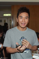 组图：梁乃鹏慰劳《回到三国》剧组 林峰马国明斗帅