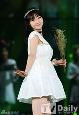 组图：SHINee等亮相活动 Rainbow等T台走秀