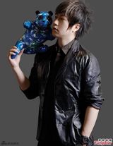 组图：黄晓明周迅阿信曝趣味写真 为大熊猫筹款