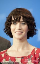 高清图：《未来》发布会 导演米兰达获两帅护花