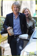 组图：《鸟为食亡》开拍 安妮斯顿拖鞋短裙清凉