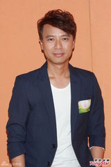 组图：李克勤担任港姐导师 望佳丽有好回忆