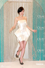 幻灯：小S放言再生女儿送大S 无所谓老公去夜店