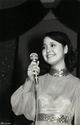组图：邓丽君气质写真 娇俏少女蜕变巨星