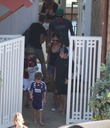 组图：贝克汉姆度假秀纹身 好好妈妈辣妹秀半球 