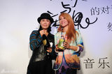 组图：蔡健雅办专辑发布会 那英现场邀歌