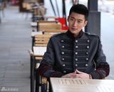 组图：时尚小生宋珉宇户外写真  展型男本色