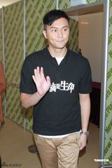 张智霖袁咏仪罕见夫妻档现身 为孩子拒同场(图)