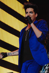 组图：亚当兰伯特上海妩媚开唱眼线撩人