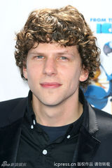 组图：《里约大冒险》首映 安妮-海瑟薇变学生妹