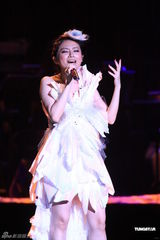 组图：F.I.R巡演台北开唱 三成员首度挑战个人舞台