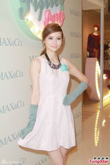 组图：陈法拉登视后不加价 钟嘉欣有信心夺视后