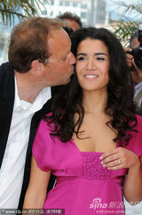 幻灯图集：《人与神》记者会 导演主演断背吻