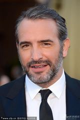 组图：上届影帝让-迪雅尔丹亮相魅力十足