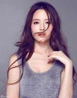 组图：90后温心成长进行时 写真展现灵动少女气质