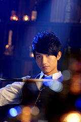 组图：陈楚生拍摄个人形象片 打造绅士雅痞风格