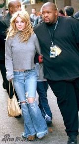 组图：布兰妮甜妞旧照曝光 身材消瘦笑容甜美