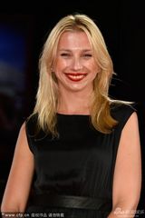 组图：《瓦文萨》首映 波兰前总统携夫人助阵