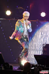 组图：SHINee台北热力开唱 劲歌热舞high不停