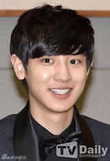 组图：EXO任韩国江南观光大使 推广韩流一条街