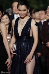 组图：电影金马奖红毯群星云集 女星性感华服斗艳