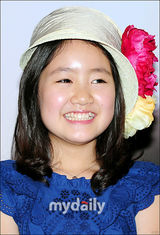 组图：安内尚陈池熙出席新片《鞭子》发布会