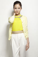 组图：温心时尚大片曝光 暖春甜蜜糖果色