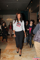 组图：泰拉赞尚雯婕主持 称男友劈腿为中国超模