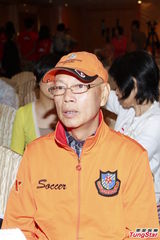 组图：罗家英否认因病暴瘦 与汪明荃恩爱蜜游