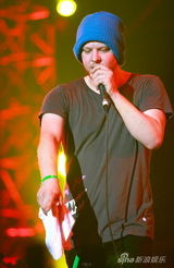 高清：热波第二天Does it offend you,yeah？演出