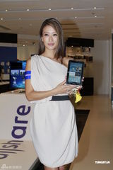 组图：谢婷婷与古天乐出席活动 曝谢贤老花打错电话