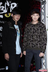 组图：罗志祥开演唱会 强抱蔡依林索吻掀高潮