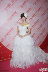 组图：王君馨高调表明处女身份 否认与男友同床