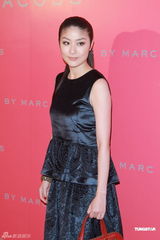 组图：熊黛林谈父亲病情 陈慧琳年底发新碟