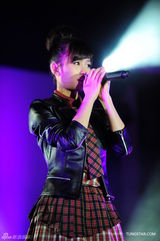 组图：AKB48前田敦子单飞后香港登台首献唱