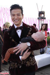 组图：吴君如力挺曾志伟 胡杏儿不急发展新感情