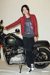 组图：吴建豪和女友感情稳定 与安心亚首合作广告