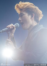 组图：SJ-M上海热力开唱 始源帅气有型赫海有爱