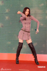 幻灯图：陈伟霆自爆与阿娇亲热戏 徐子珊谈得奖感动