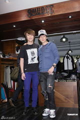 组图：林俊杰潮店开幕 圈内好友齐来捧场