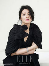 组图：李英爱拍时尚大片 深V装性感成熟魅惑